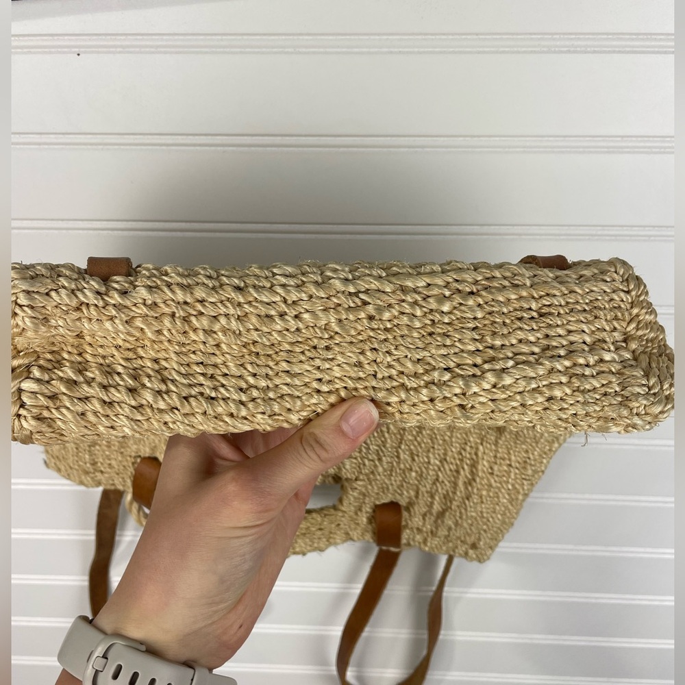 Espirt Vintage Tan Woven Straw Backpack Purse GUC - Picture 3 of 9